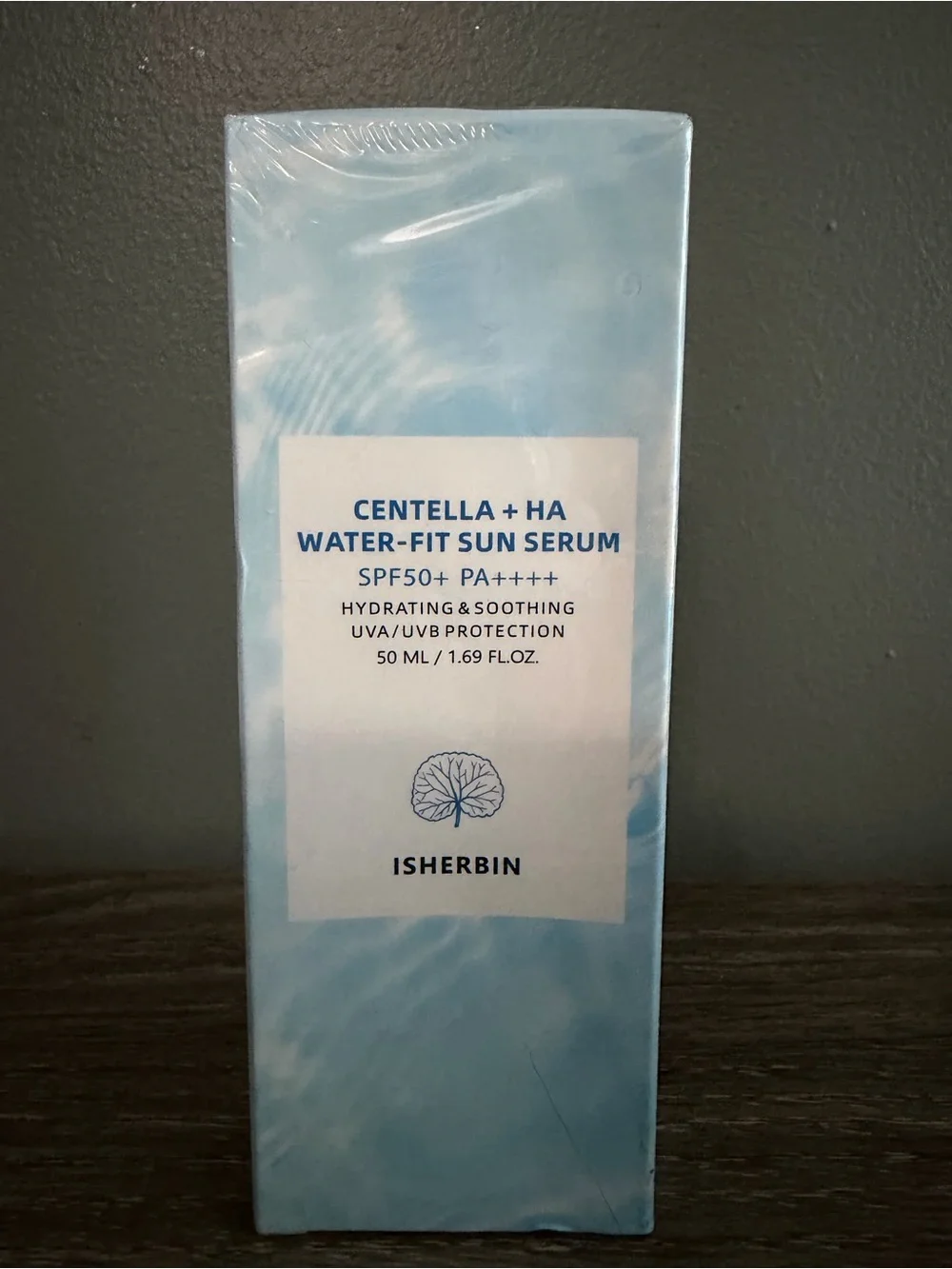 ISHerbin Centella + HA Water-Fit Sun Serum SPF50+ PA++++ - Light Blue